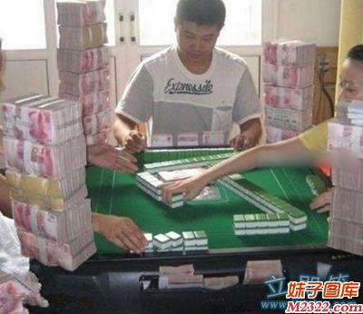 警察，这里有人在赌博，快来抓！(WWW.m2322.com)