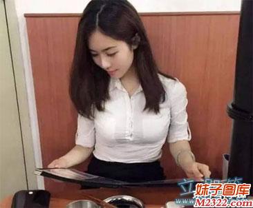 相亲女没想到这么满意，大得衣服都快撑开了(WWW.m2322.com)
