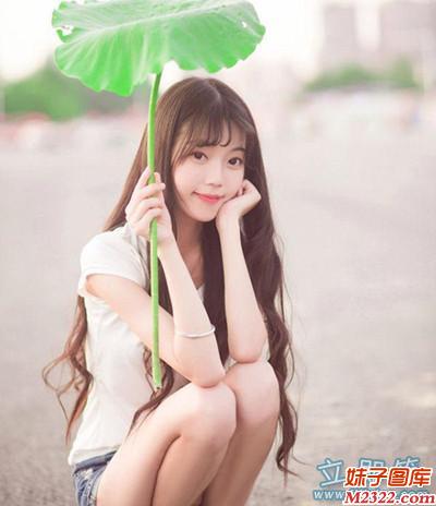 美女，你不知道在头上戴绿叶不好吗？(WWW.m2322.com)
