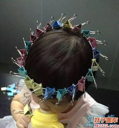 搞笑吧：给女儿弄了个霸王花的发型(WWW.m2322.com)