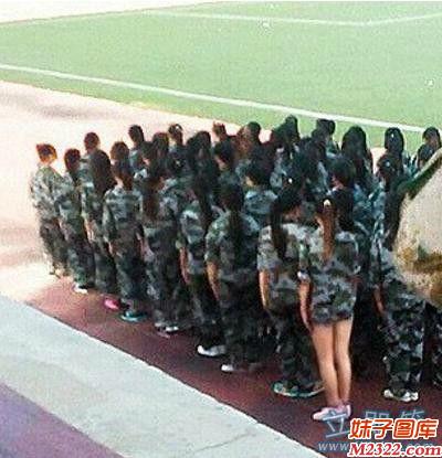最后那位妹子穿成那样是想勾引校长或教官吗？(WWW.m2322.com)