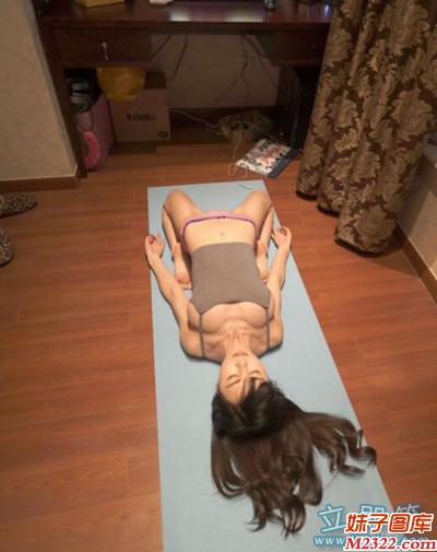美女练到瑜伽十级的境界(WWW.m2322.com)