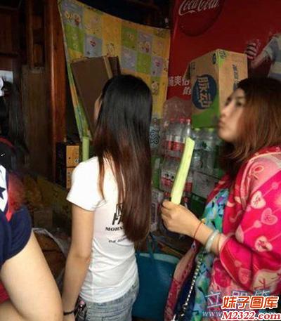 黄瓜女人的最爱，用完削皮接着吃还美容减肥(WWW.m2322.com)