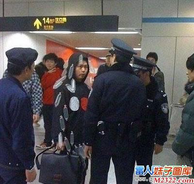 搞笑吧：哥卖的是保险套，不是卖保险的(WWW.m2322.com)