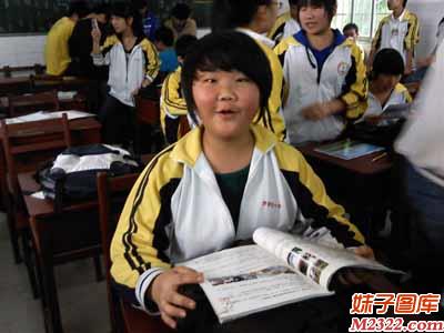 据说每个班上都有一位无比可爱的小胖妞(WWW.m2322.com)