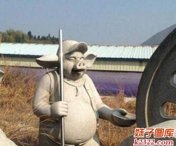 二师兄偷了大师兄的武器怎么看着好像乞丐哦(WWW.m2322.com)