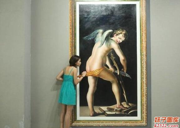 美女,男人的屁股有那么好看吗?(WWW.m2322.com)