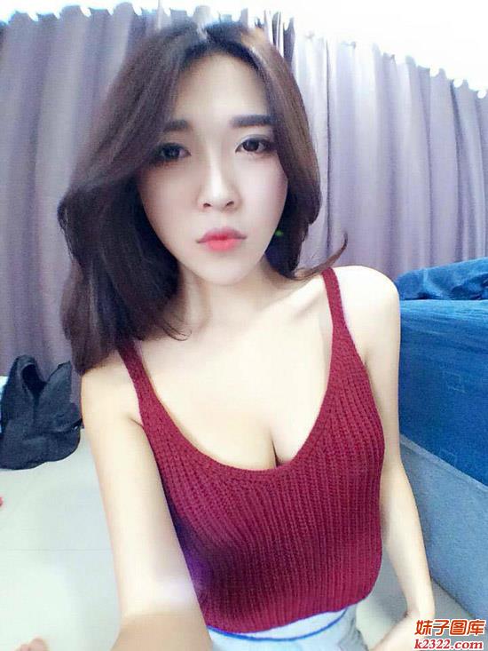 舞台上胸大身材好才是女人资本(WWW.m2322.com)