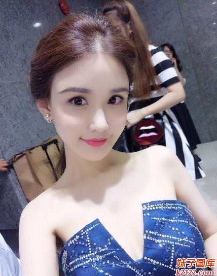 黄晓明最爱baby的大白奶照片(WWW.m2322.com)