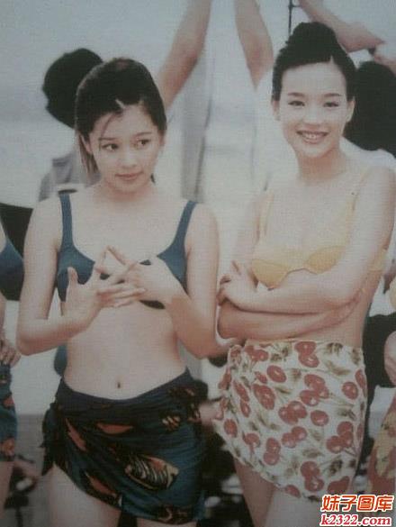 青春就应该打扮得如花貌美的(WWW.m2322.com)