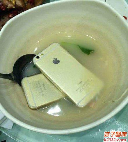 原来苹果手机还可炖来吃 高超！(WWW.m2322.com)