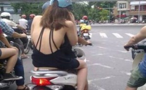 内涵搞笑你懂的搞笑图片：大街上这样穿真的好吗？