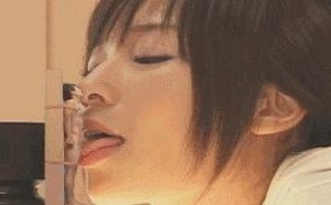 美女舌吻舔男人小jj邪恶动态图出处