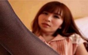 长腿丝袜美眉妹子那点不舒服吗？