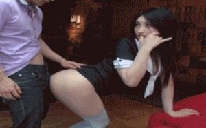 好美的屁屁！美女被打屁屁完整视频