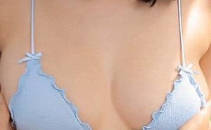 比基尼美女美女的奶奶大咪咪gif图