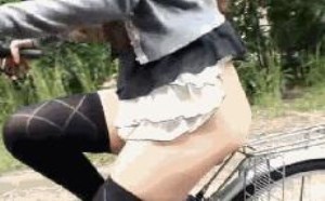 无内裤骑自行车捆绑美女动态图片