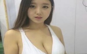 性感大波美女独自在家露奶诱惑视频