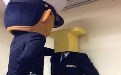 这是要干嘛,难道是要壁咚吗? 这是要干嘛,难道是要壁咚吗?