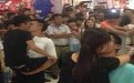 为了钞票和奖品拼了,两个男人接吻超长时间 为了钞票和奖品拼了,两个男人接吻超长时间
