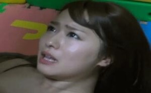 美女破处别夹那么紧忍忍就好了动态图