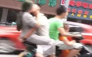 这样接吻太刺激啦！真是速度与激情共存 