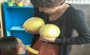 流氓图片：两个骚女人真无耻下流