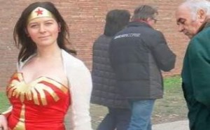看什么看，没见过我这样性感漂亮的美女吗？