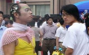 大街上惊现高挑的气质美女，回头率100%