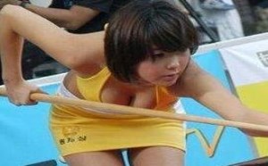 哥和这样的性感美女打球，无心打球吧