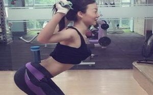 美女翘臀原来还有这个用处，领教了