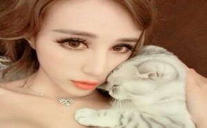 激情综合网：这姿势看着我也是醉了