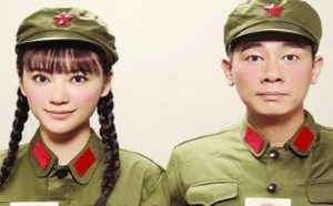 春哥搞笑图片：山鸡爷陈小春应采儿夫妇军装结婚照