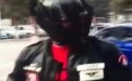 男子帮女朋友买卫生巾爆笑图片 男子帮女朋友买卫生巾爆笑图片