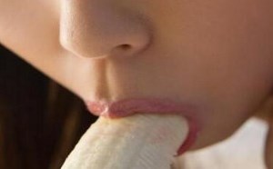 美女,别这样吃香蕉,哥哥会想歪嘀