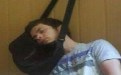 大哥,你这样睡觉不怕被吊死吗? 大哥,你这样睡觉不怕被吊死吗?