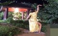 美女大半夜不睡觉出来秀美腿露蛮腰是想勾引谁 美女大半夜不睡觉出来秀美腿露蛮腰是想勾引谁