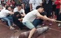 为了赢得比赛,队友们真是使尽了洪荒之力 为了赢得比赛,队友们真是使尽了洪荒之力