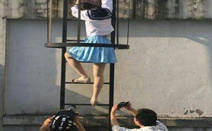 美女爬高点，这样拍出来的效果才唯美