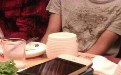 哥门间聚餐,电话谁先响谁买单 哥门间聚餐,电话谁先响谁买单