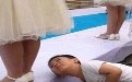 小屁孩你看到美女阿姨裤底下的什么了? 小屁孩你看到美女阿姨裤底下的什么了?