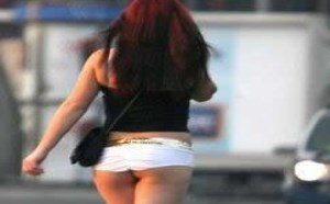 美女你这样穿真的很迷人 回头率100%