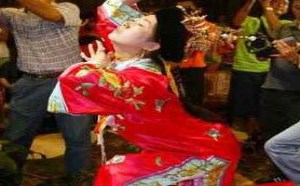 社会百态图片：如此妖娆诱人姿势图