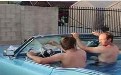 炎热的夏天，兄弟伙们可以边泡澡边飙车降热